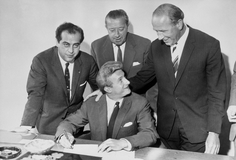 Soccer - Denis Law Signs For Manchester United